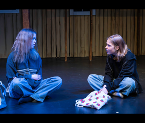 Ny teaterkurs för dig som är nybörjare och 10-12år!